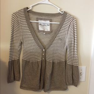 Abercrombie & Fitch sweater